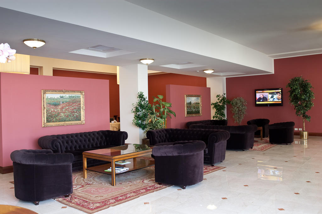 Hotel Maxim أنسولا ديليميليا المظهر الخارجي الصورة