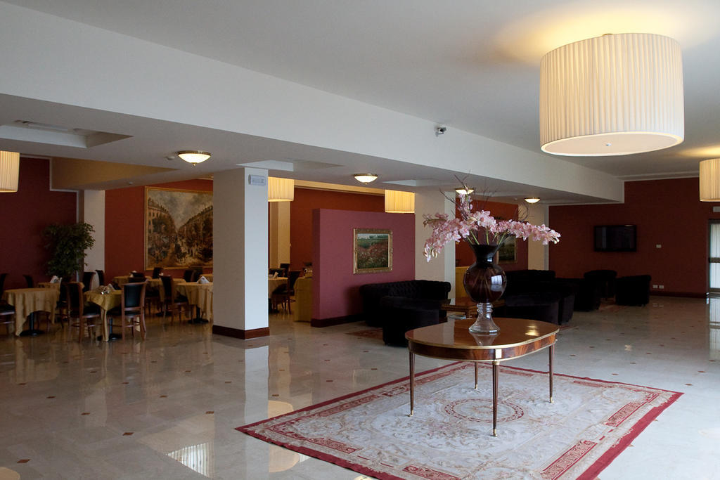Hotel Maxim أنسولا ديليميليا المظهر الخارجي الصورة